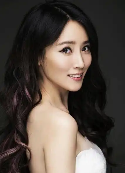 谢楠换了长发身穿婚纱,让吴京眼前一亮,效果也确实惊艳