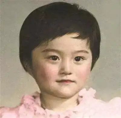 30个女明星童年照最丑的竟是她