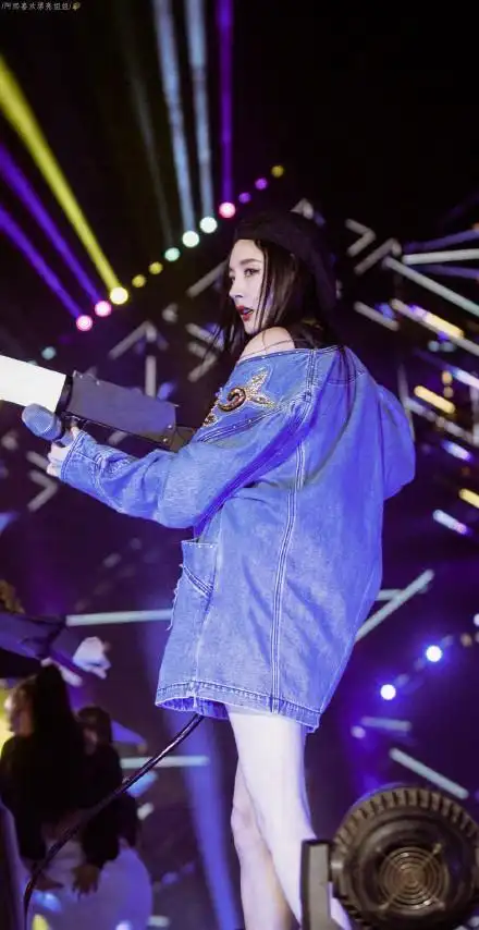 33岁杨幂撞上60岁腾格尔!首次合作野狼disco现场高能惊呆众人?