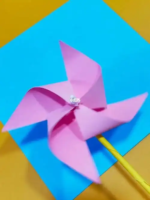 这个大风车孩子玩了一天简单又好玩  #幼儿手工    #手工折纸   #亲子