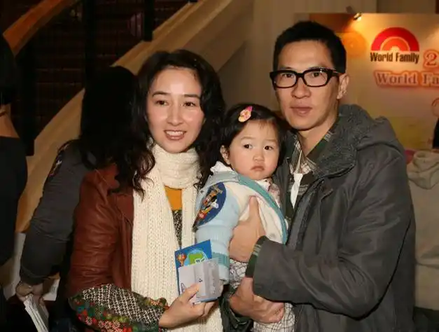 张家辉曾怀疑老婆被财阀盯上对方多次提及关咏荷令他经常做噩梦