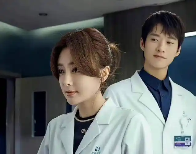 从杨幂到秦岚,和相差9岁的弟弟谈恋爱,魏大勋真的靠谱吗?