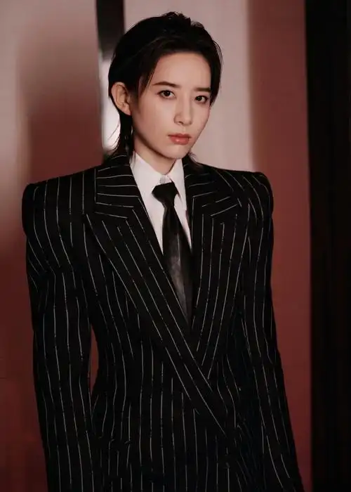 李斯丹妮日常彩蛋掉落#@李斯丹妮今日instyle全球灵感论坛造型,帅