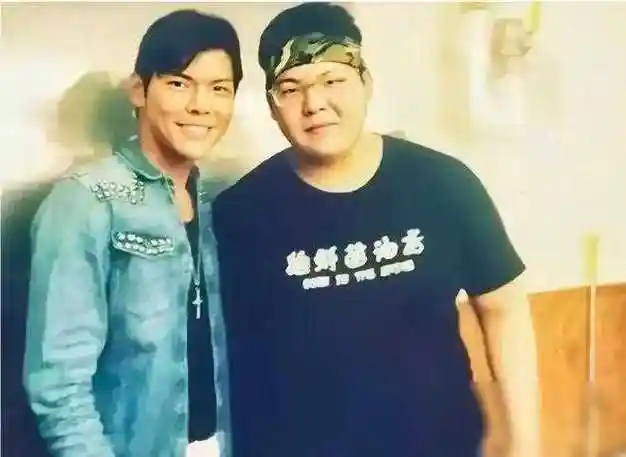 向佐和向佑被吐槽长相,发文怒怼:不要写我弟弟,不会原谅任何人_家庭_