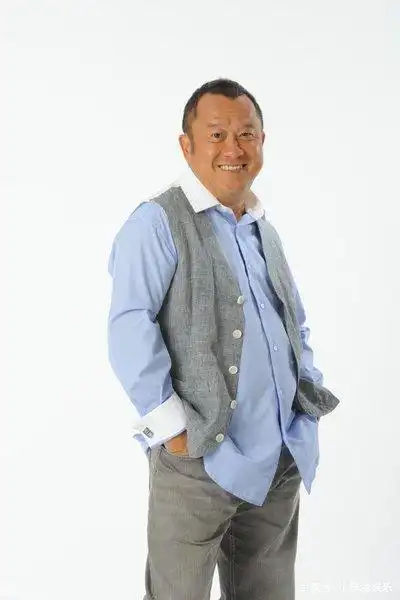 他是香港著名影视演员.