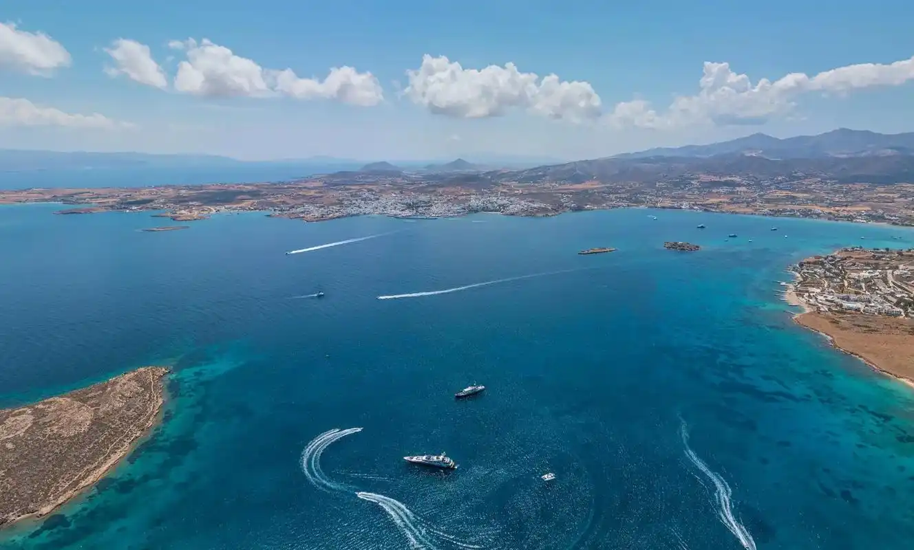 希腊的海边.看到海就想到在深圳西冲海边晒掉一层皮,,#旅游  - 抖音