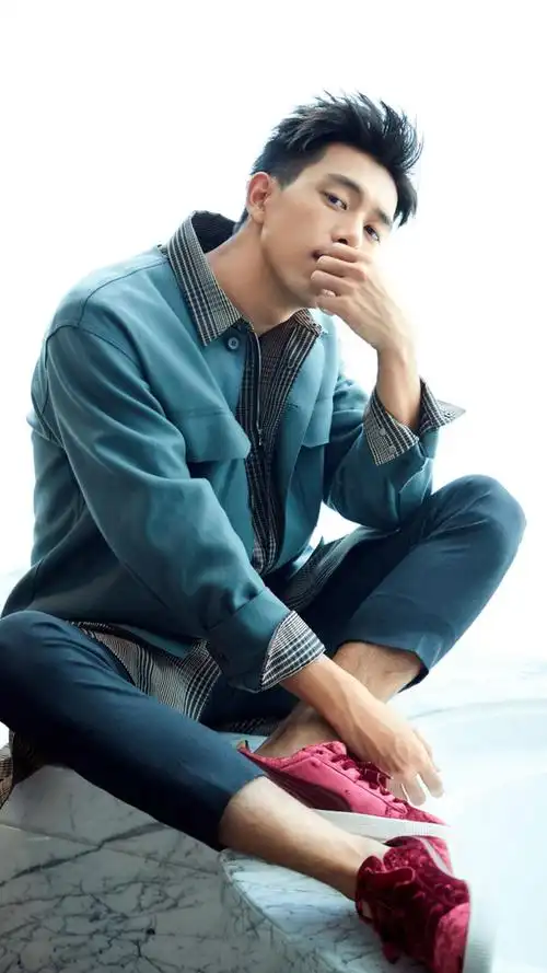 李现男友力十足休闲写真