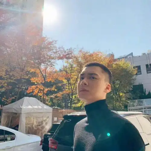 挑战每天按相册顺序发一张李易峰的照片##园园不断