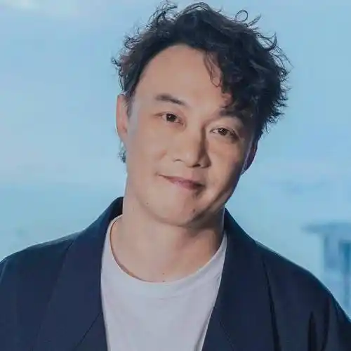 陈奕迅南京演唱会虽精彩纷呈,但期待与现实的差距令人惋惜