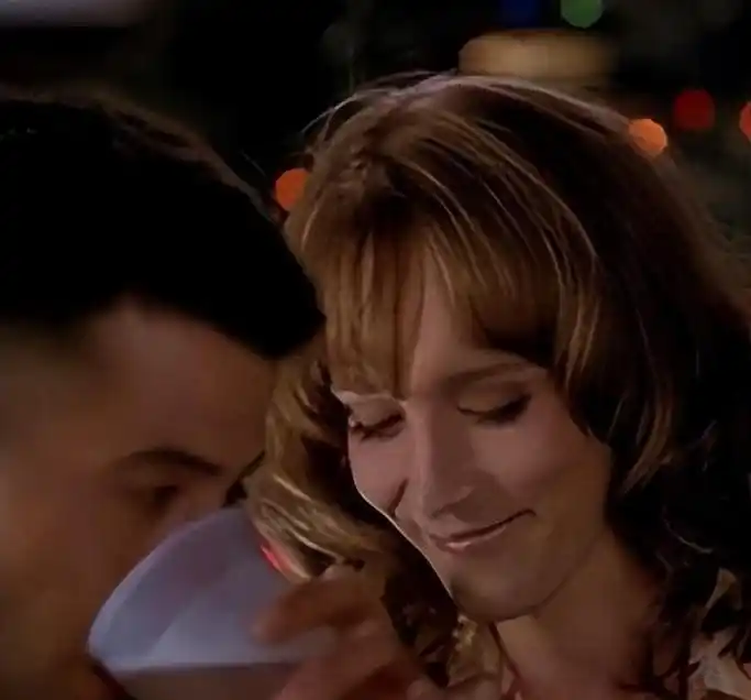 《疫厢情缘》:真正的友情之道与财富无关 电视剧《疫厢情缘 quarant