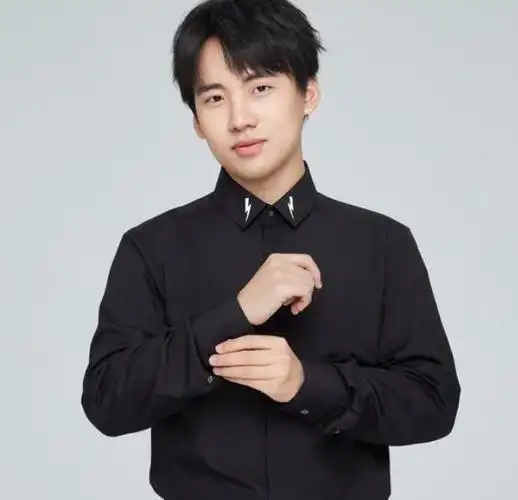 郭麒麟经历挫折教育长大,恋爱问题急坏父亲郭德纲