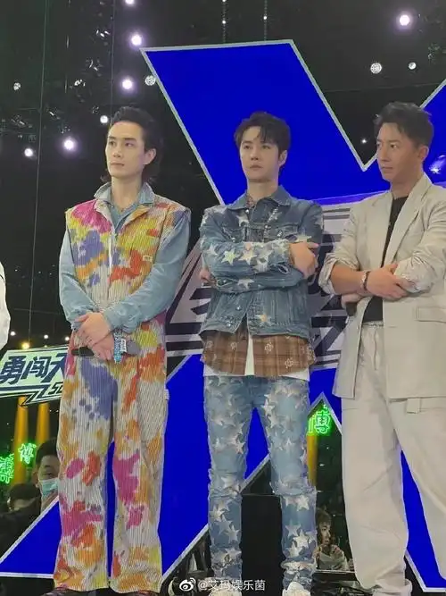 王一博刘雨昕韩庚街舞总决赛同框生图王一博街舞半决赛刘雨昕王一博