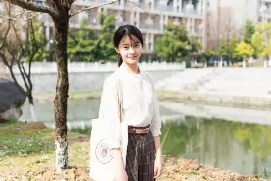 或许,"她"就是南京大学最美校花!