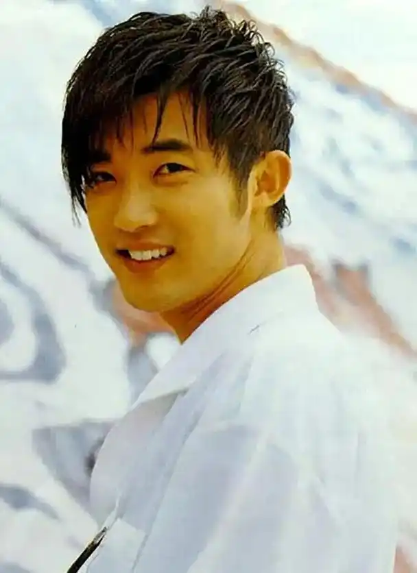 韩流鼻祖安在旭,52岁.身高176.因为《星梦奇缘》红遍亚洲 - 抖音