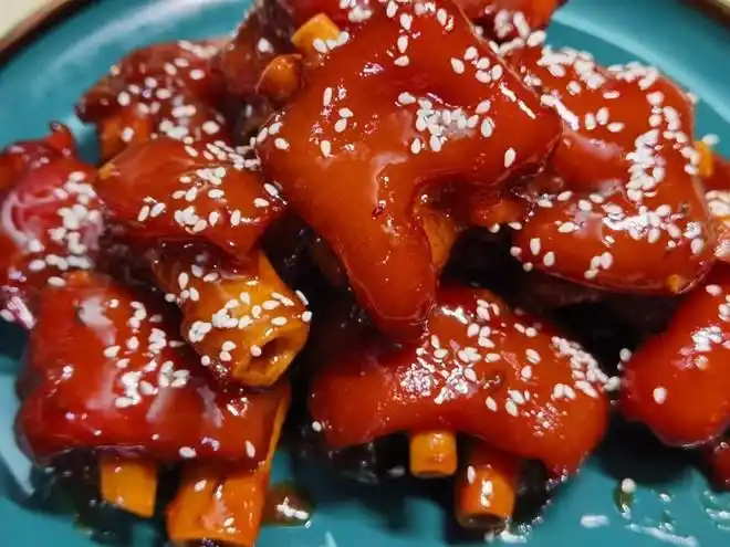 红烧猪蹄髈,秀色可餐的胶原蛋白,聚餐硬菜美食的做法