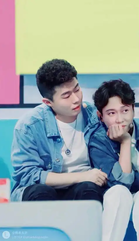 696969696969大家好  我是周九良  我来老福特了周九良