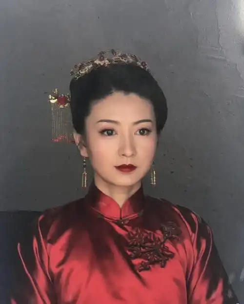 "眉庄"斓曦晒搞笑表情包,古装扮相成熟,被网友吐槽眉姐姐老了