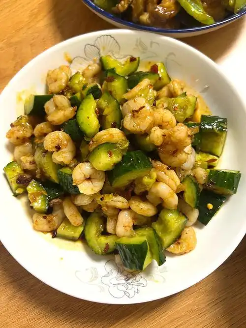 清淡可口的凉拌黄瓜虾仁