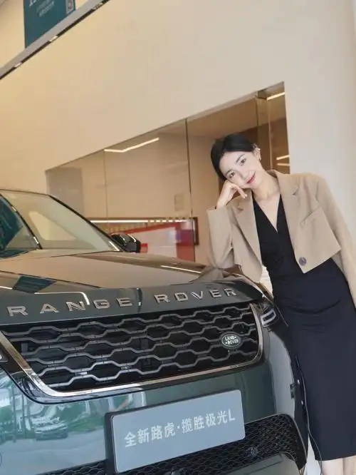 女生开路虎极光真的酷深圳看车记07