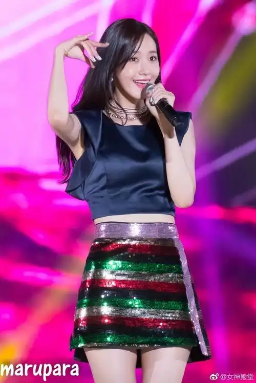 舞台上的林允儿非常可爱俏皮美成一道光67676767