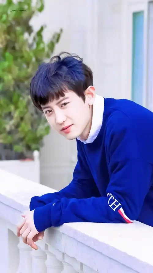 朴灿烈蓝色清新文艺风手机壁纸