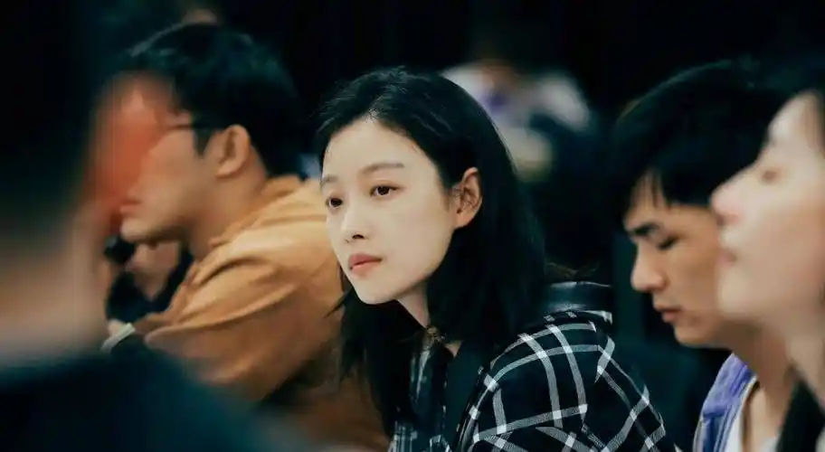 倪妮素颜亮相惊艳了!