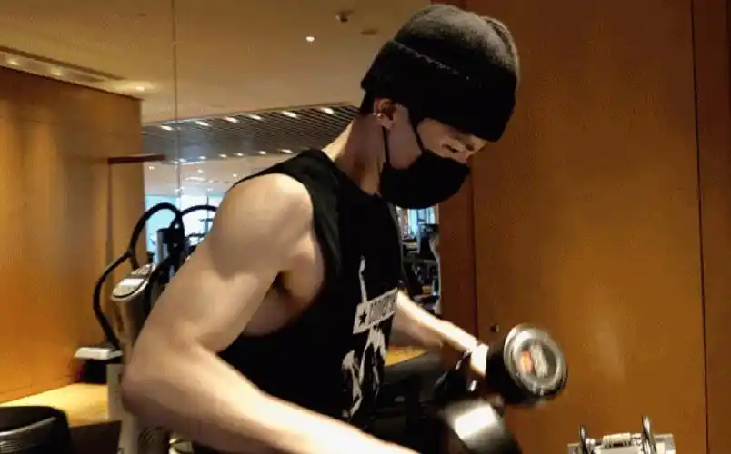 白白的嘶哈嘶哈的身材