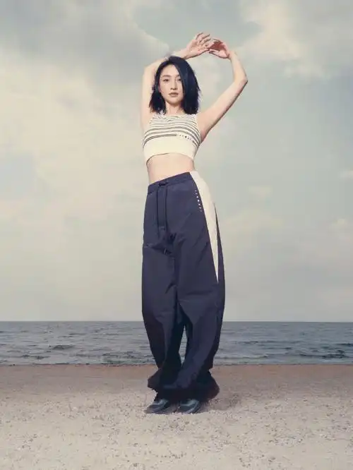 周迅热力四射度假大片释出 身材苗条皮肤紧致活力满满_影视资讯网明星