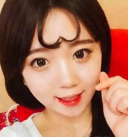 韩国最新流行的爱心刘海