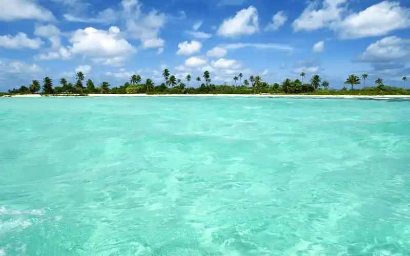 阳光明媚的沙滩,高清图片,电脑桌面-壁纸族