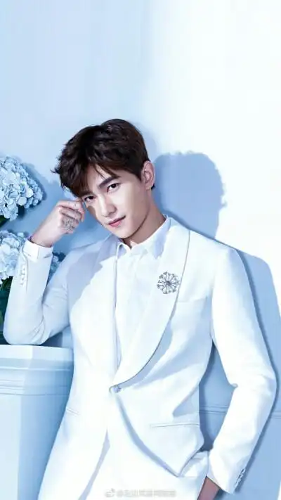 国际铂金协会形象代言人杨洋# 170619官宣