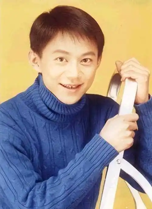 何炅:一手好牌,打得稀烂