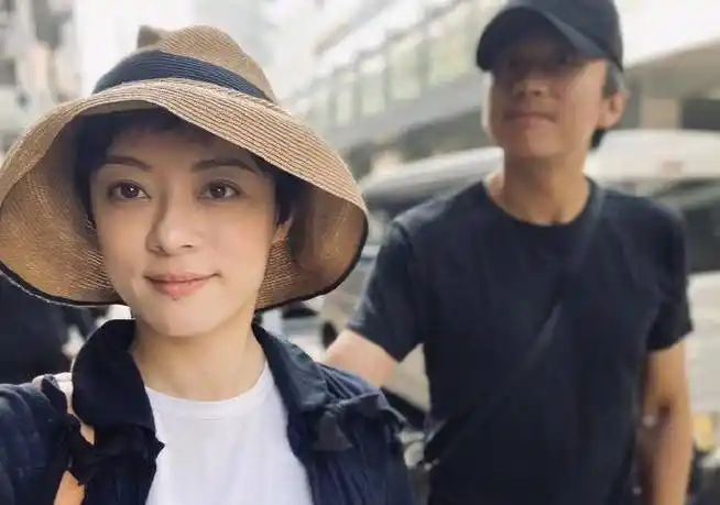 原创邓超孙俪邀请一线医务工作者粉丝一起撕名牌