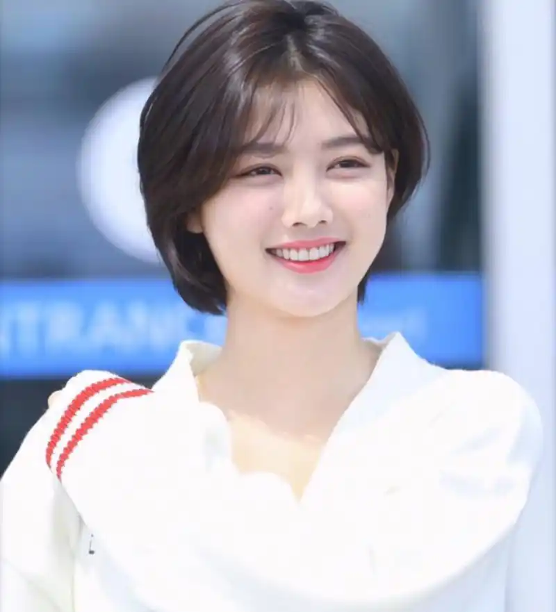 还在犹豫要不要剪短发?这几个方法教你判断,随便中两个就适合!