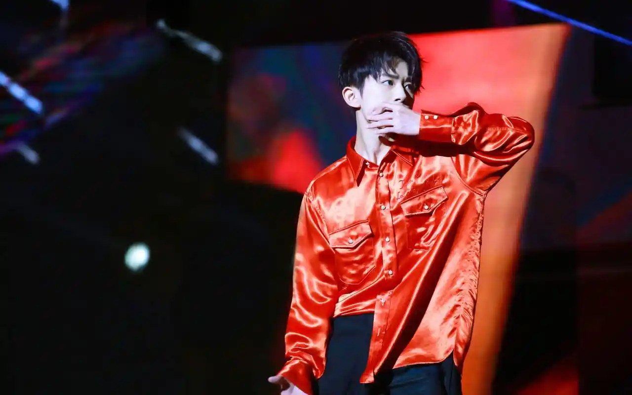 易烊千玺天津演唱会