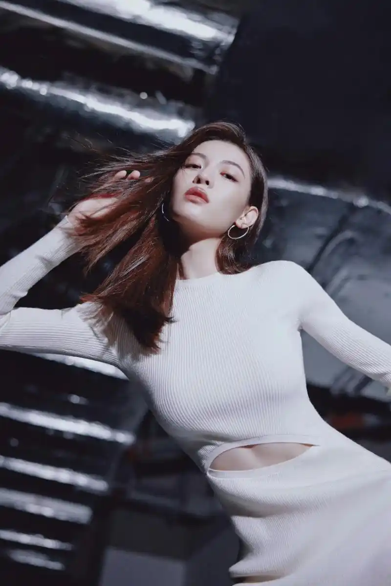 钟楚曦美丽动人身材杠杠好