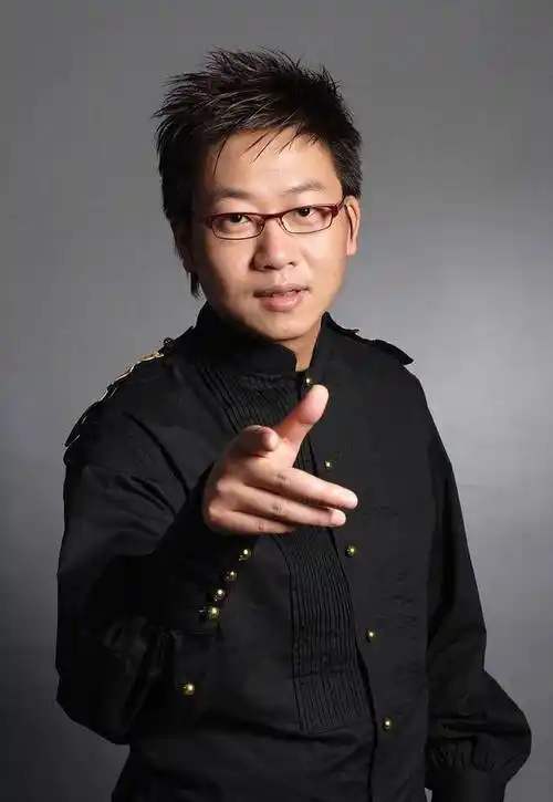 主持人林海,两任妻子都是同行,如今49岁生活十分幸福_工作_金玲_东方