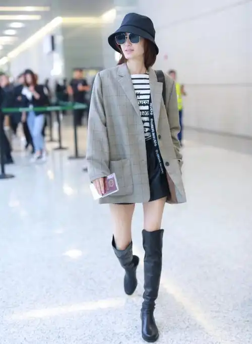 穿长靴露大腿素颜女神王丽坤这次不肯低调了妥妥的腿精