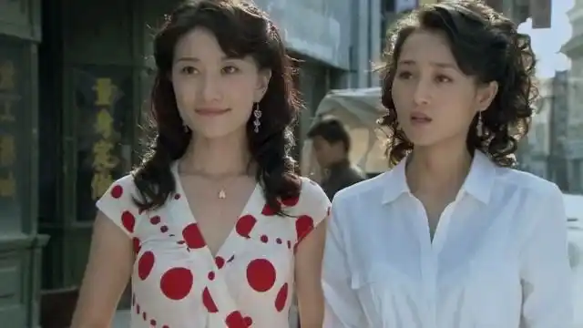 冷风暴:姑娘逛街遇小偷,帅小伙出手相救,姑娘竟心动了