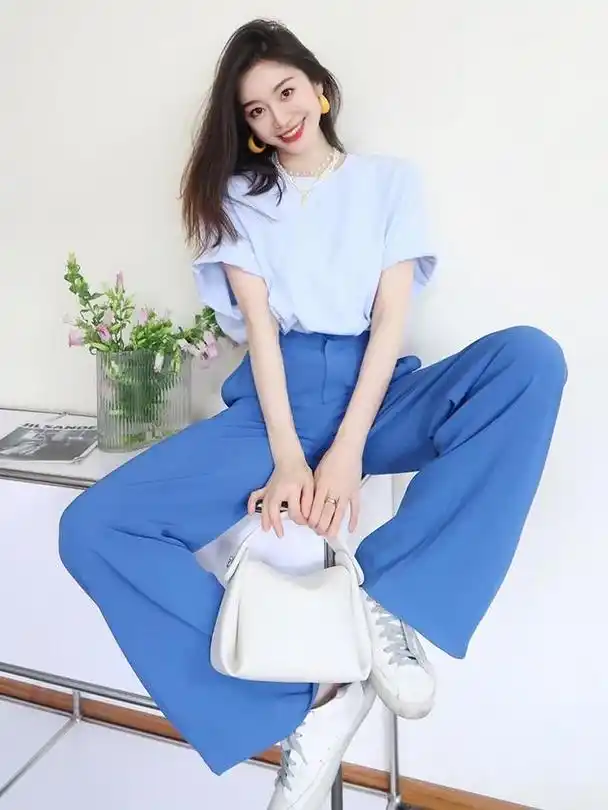 克莱因蓝阔腿裤配什么颜色的上衣?这份色彩搭配请收好
