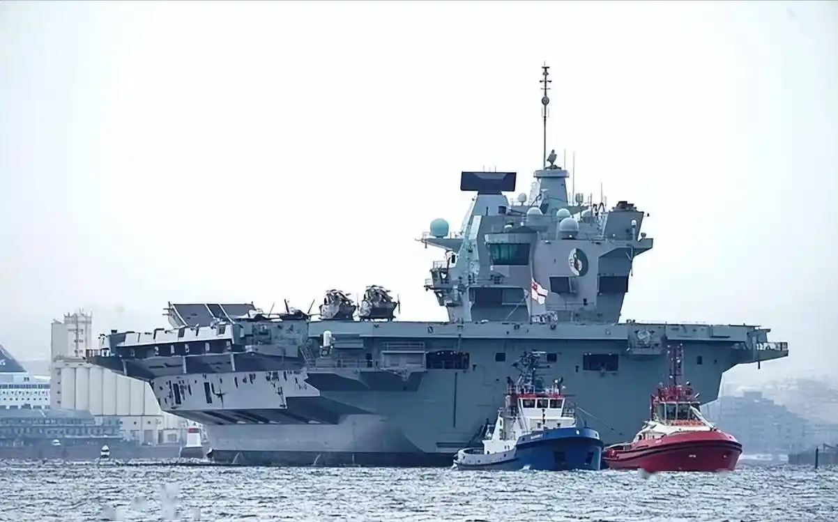 英国航母伊丽莎白女王号机器故障,备用航母将出发_进行_周边地区_支持