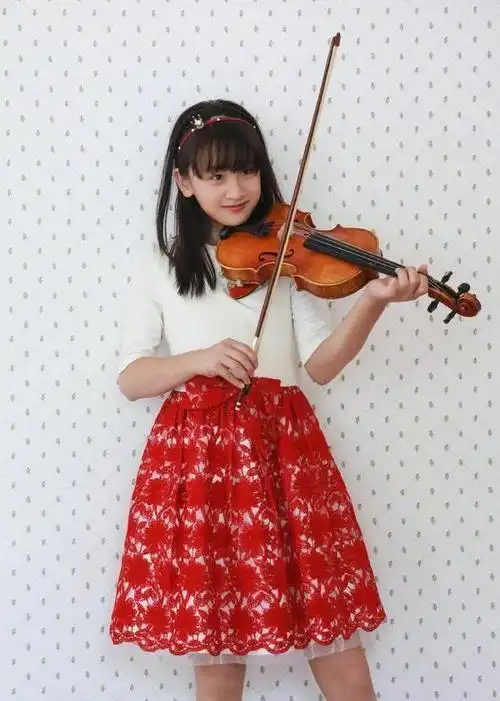 11岁森碟身高接近一米七!大长腿瞩目元气满满,高颜值被赞像朱