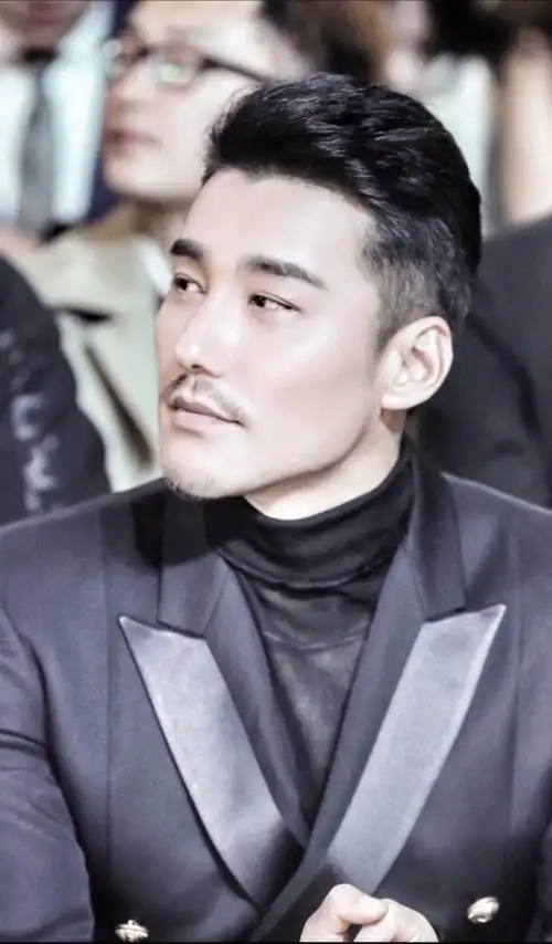 胡兵,1971年2月14日出生于浙江杭州,演员,模特,歌手.