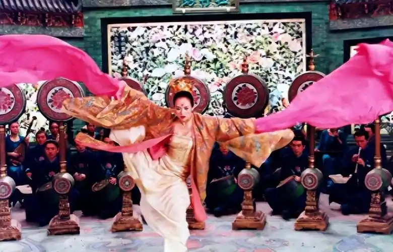 13年前,因演"王小蒙"爆火,成名后离开赵本山,今39岁享誉国际_舞蹈