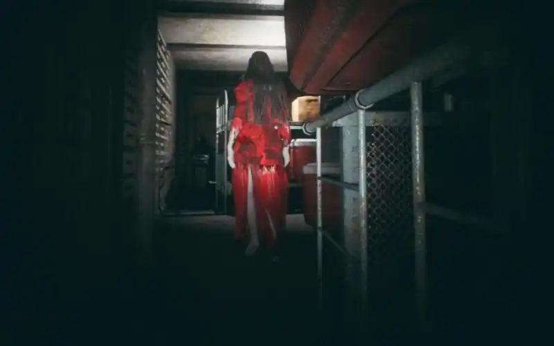 com  4分钟50秒香港红衣女子鬼节跳楼!留索命遗书!www.bilibil