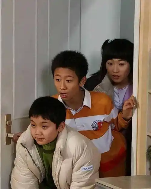 《家有儿女》中的穿帮镜头,连三岁小孩都骗不过,导演你太离谱了