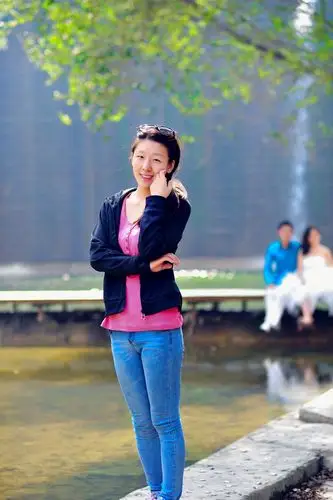 曝光补偿:                   相机: 尼康 d700(单机) 查看原图