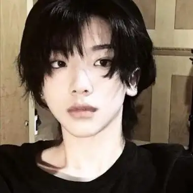 2021一组神仙颜值的男生帅气头像大全