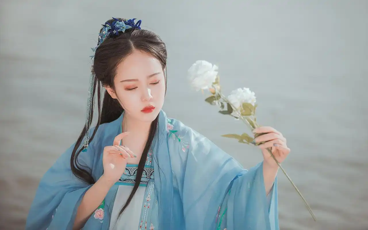 唯美古装美女仙气写真高清桌面壁纸