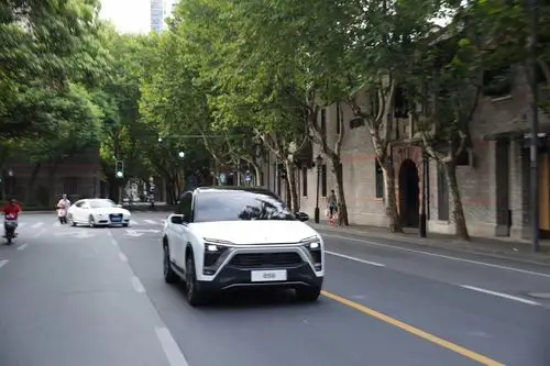 实拍蔚来es8无伪装路试车又一款有颜值的新能源车